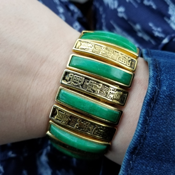 Relisted - vintage green and gold expansion bracelet Chinese characters theme - Picture 8 of 10